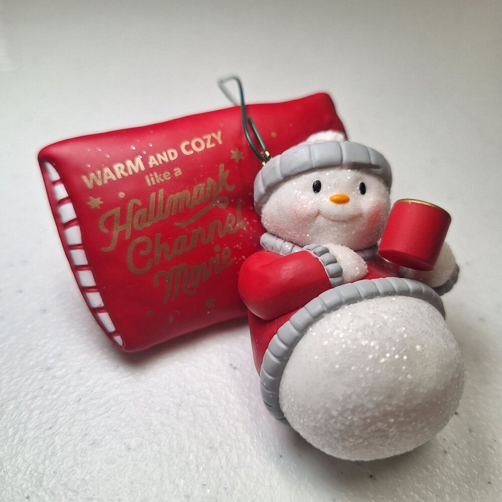 Hallmark‎ Keepsake Warm Cozy Christmas Ornament Snowman Hot Cocoa Winter Pillow